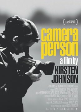 持摄像机的人封面图