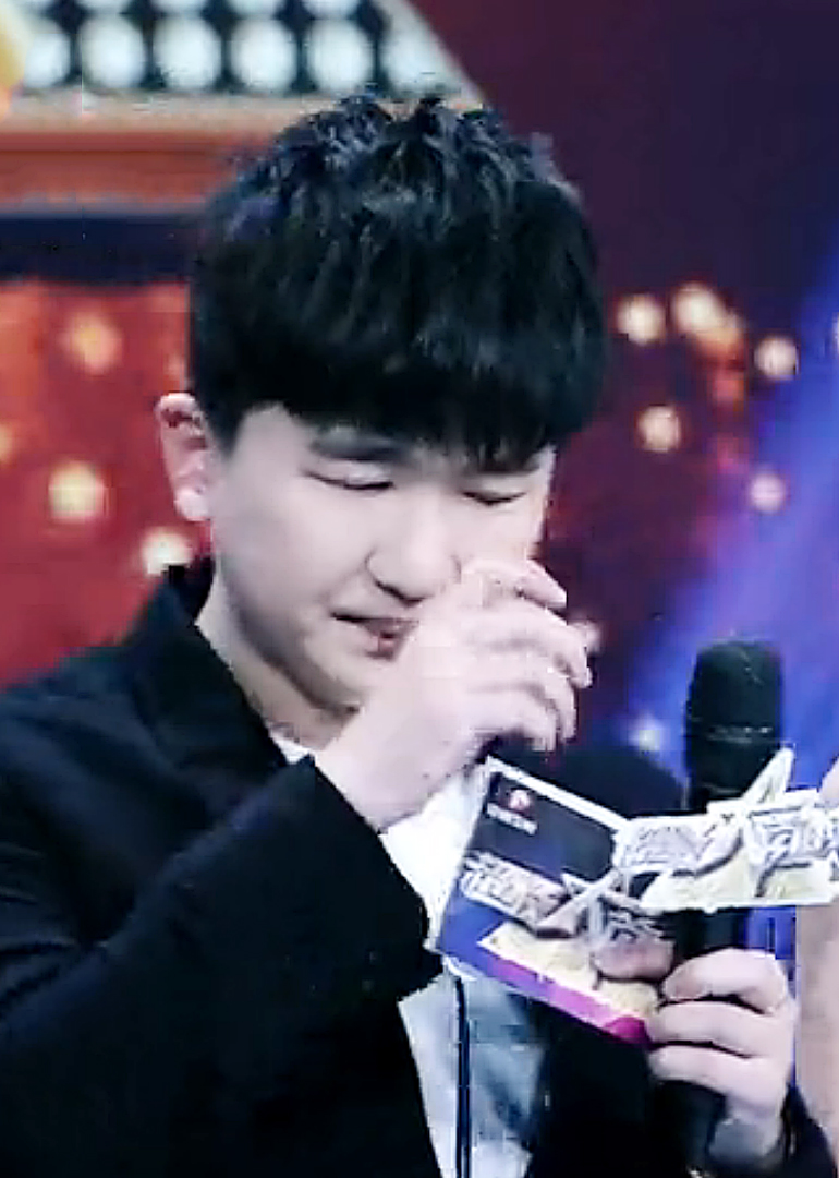 超级大首映封面图