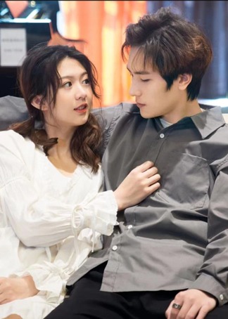 爵爷宠妻在线打脸封面图